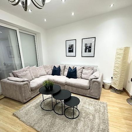 London Charm - Stylish Room In Spacious Home Londres Exterior foto