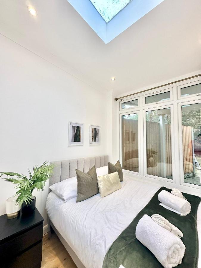 London Charm - Stylish Room In Spacious Home Londres Exterior foto