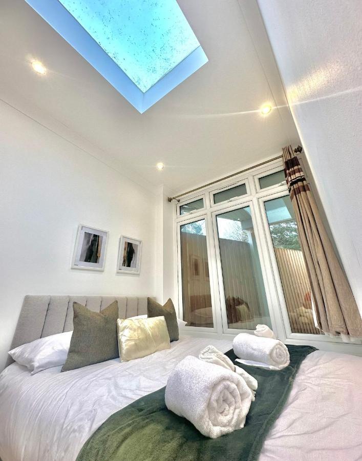 London Charm - Stylish Room In Spacious Home Londres Exterior foto