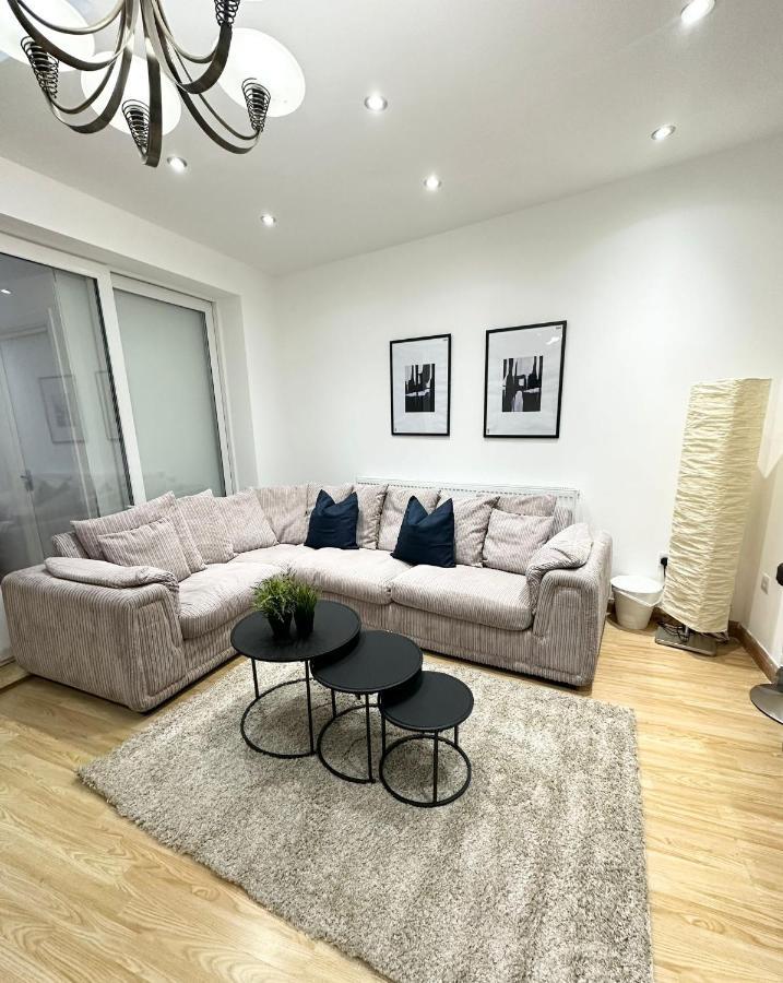 London Charm - Stylish Room In Spacious Home Londres Exterior foto