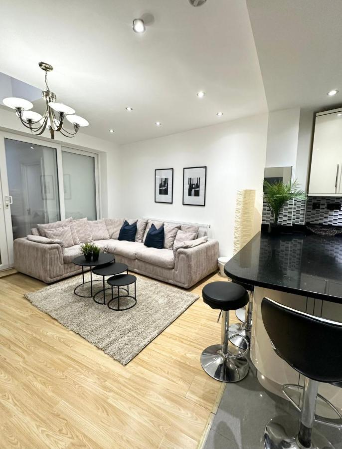 London Charm - Stylish Room In Spacious Home Londres Exterior foto